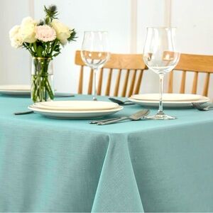 BRAND NEW SPILLPROOF TABLECLOTH